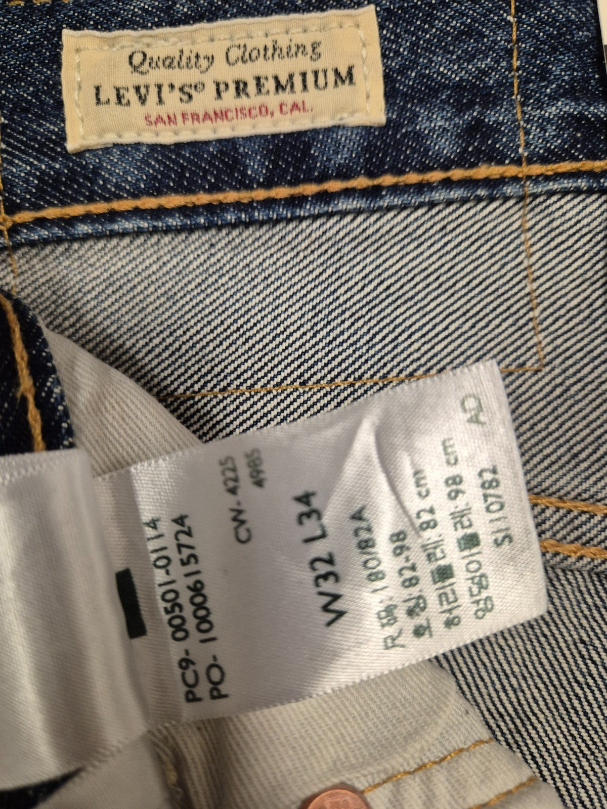 Levi’s 501 Blue Stonewash Men’s Jeans Medium Wash Straight Leg - Quid Mart