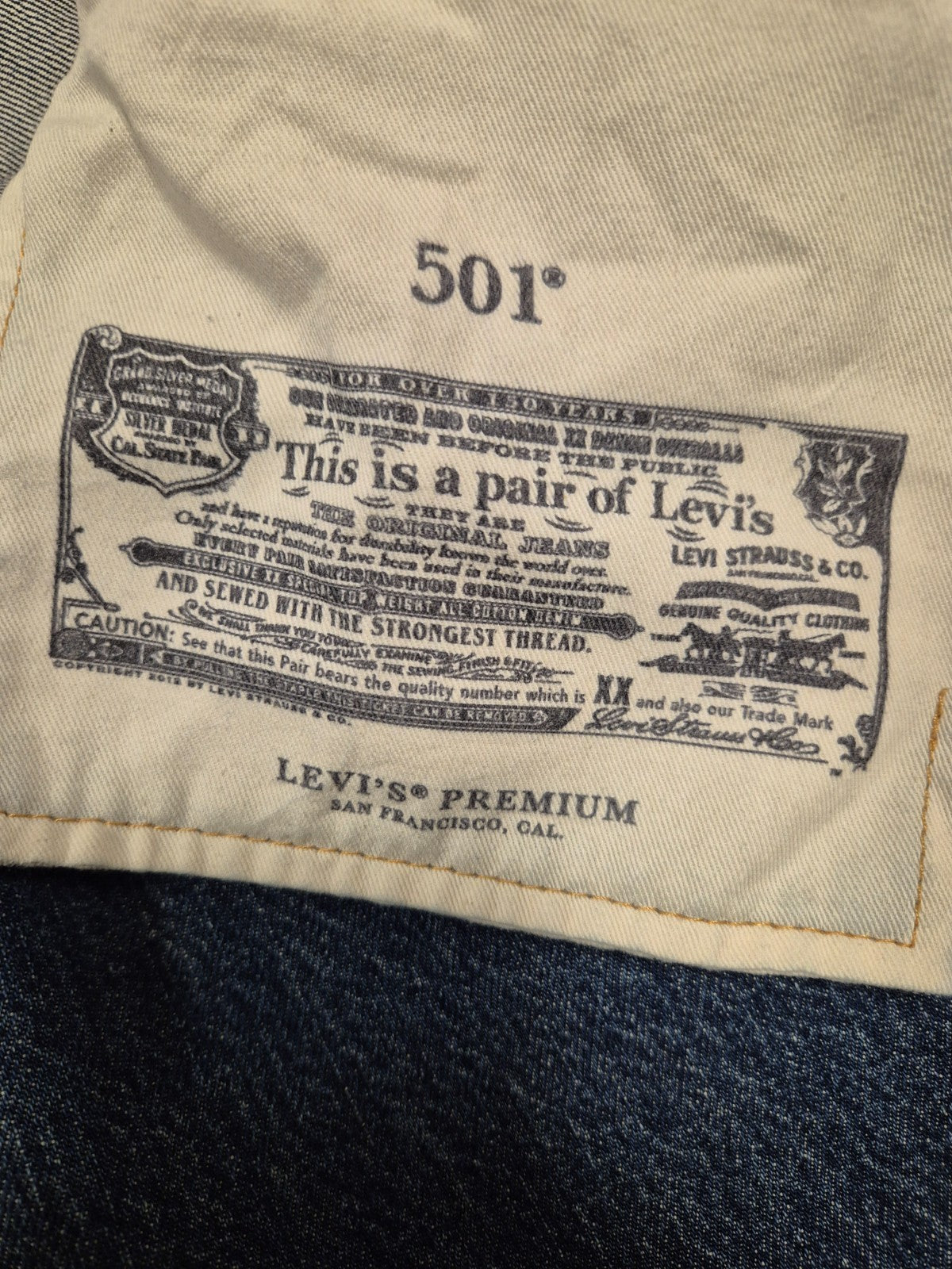 Levi’s 501 Blue Stonewash Men’s Jeans Medium Wash Straight Leg - Quid Mart