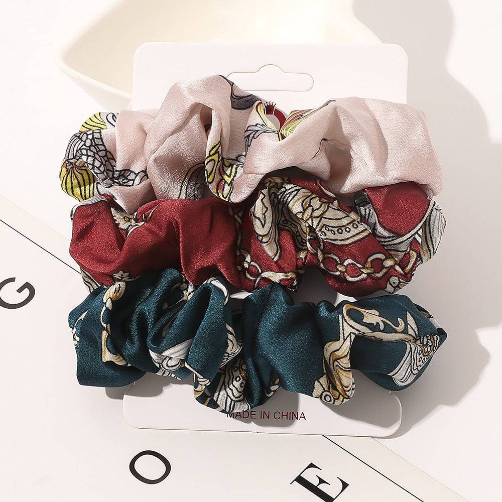 4/6 Pcs Woman Velvet Scrunchies - Fashion Hair Ties, Ponytail Holders - Quid Mart