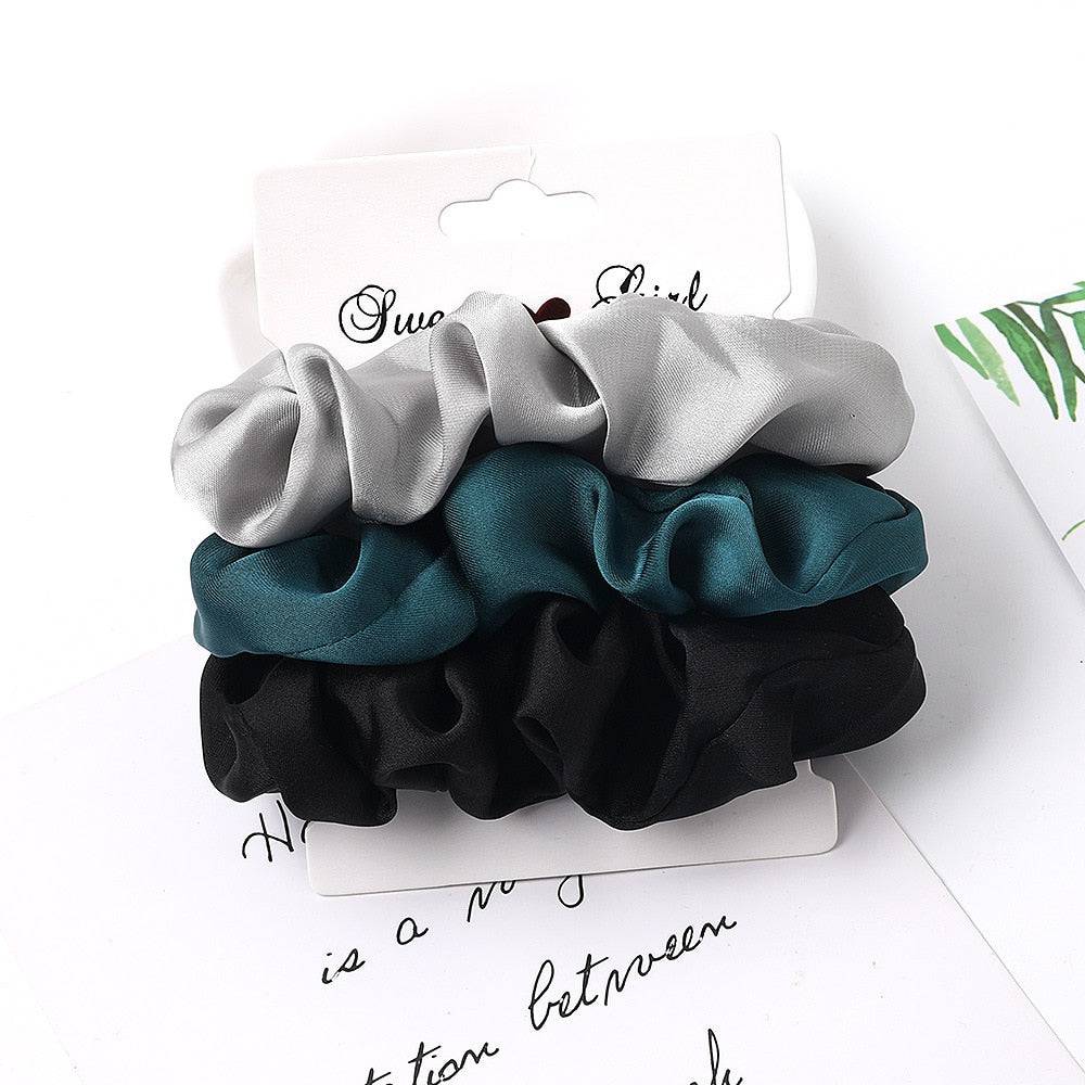 4/6 Pcs Woman Velvet Scrunchies - Fashion Hair Ties, Ponytail Holders - Quid Mart