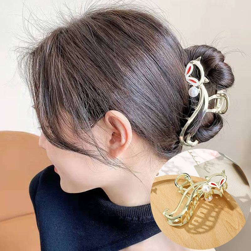 AWAYTR Metal Hair Claws: Women's Thick Hair Barrettes, Fashion - Quid Mart