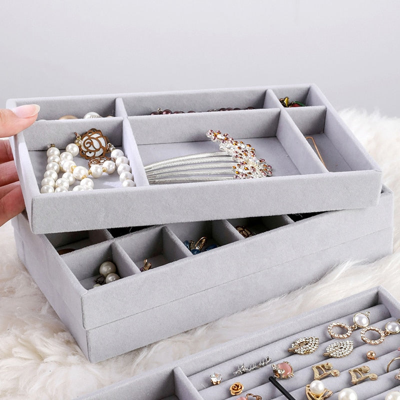 Stylish Portable Velvet Jewelry Display Box for Rings and Earrings - Quid Mart
